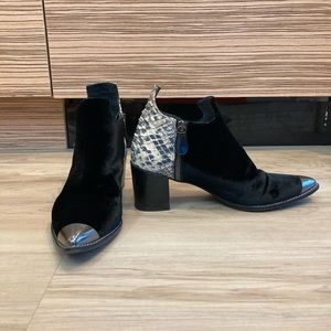 Rare Stuart Weitzman Ankle Boots
